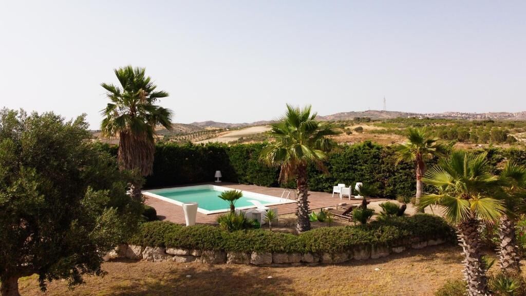 Seasonal outdoor pool, sun loungers