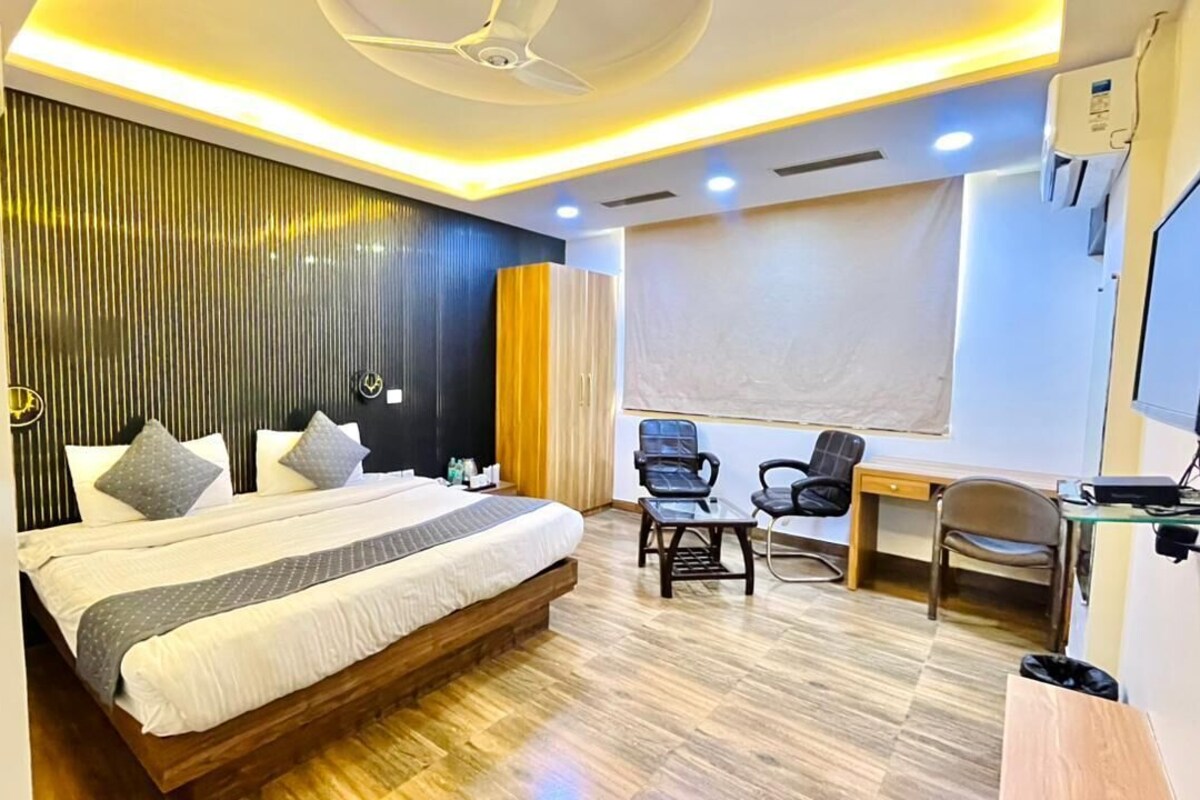 Deluxe Double Room, City View