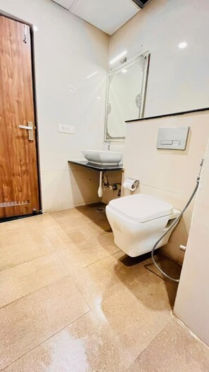Junior Suite, City View | Bathroom | Shower, towels, soap, shampoo - Hotel President Crown (Greater Noida)
