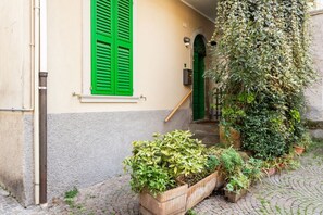 Exterior detail - Casa sulla Terrazza | Charming Terrace Apartment in Sarnico (Sarnico)