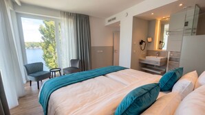 Deluxe Suite, Balcony