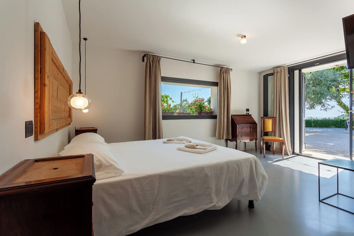 Double Room, Courtyard View | Premium bedding, desk, soundproofing, WiFi (free)