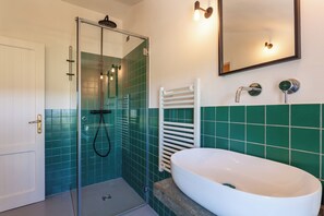 Double Room, Pool View | Bathroom