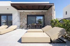 Outdoor dining - Noera Villas | Spacious Three-Bedroom Villa with Private Infinity Pool (Kremasti)