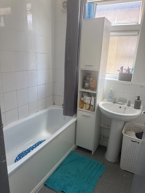 Hair dryer, towels, toilet paper - 3 bedrooms house (London)
