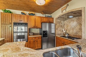 Private kitchen - Slope-Side Retreat in the Heart of Steamboat (Steamboat Springs)