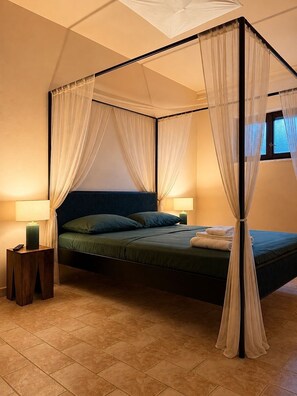 4 bedrooms, WiFi, bed sheets - A charming and beautiful villa just a short walk from the sea (Controguerra)