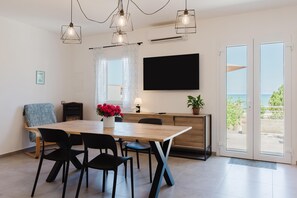 Dining - Villa Colombia, 300 meters from the beach (ALCAMO)