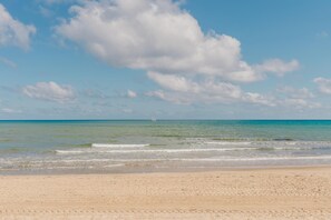Beach - Villa Colombia, 300 meters from the beach (ALCAMO)