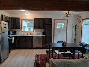 Private kitchen - Higgins Lake hideaway (Roscommon)