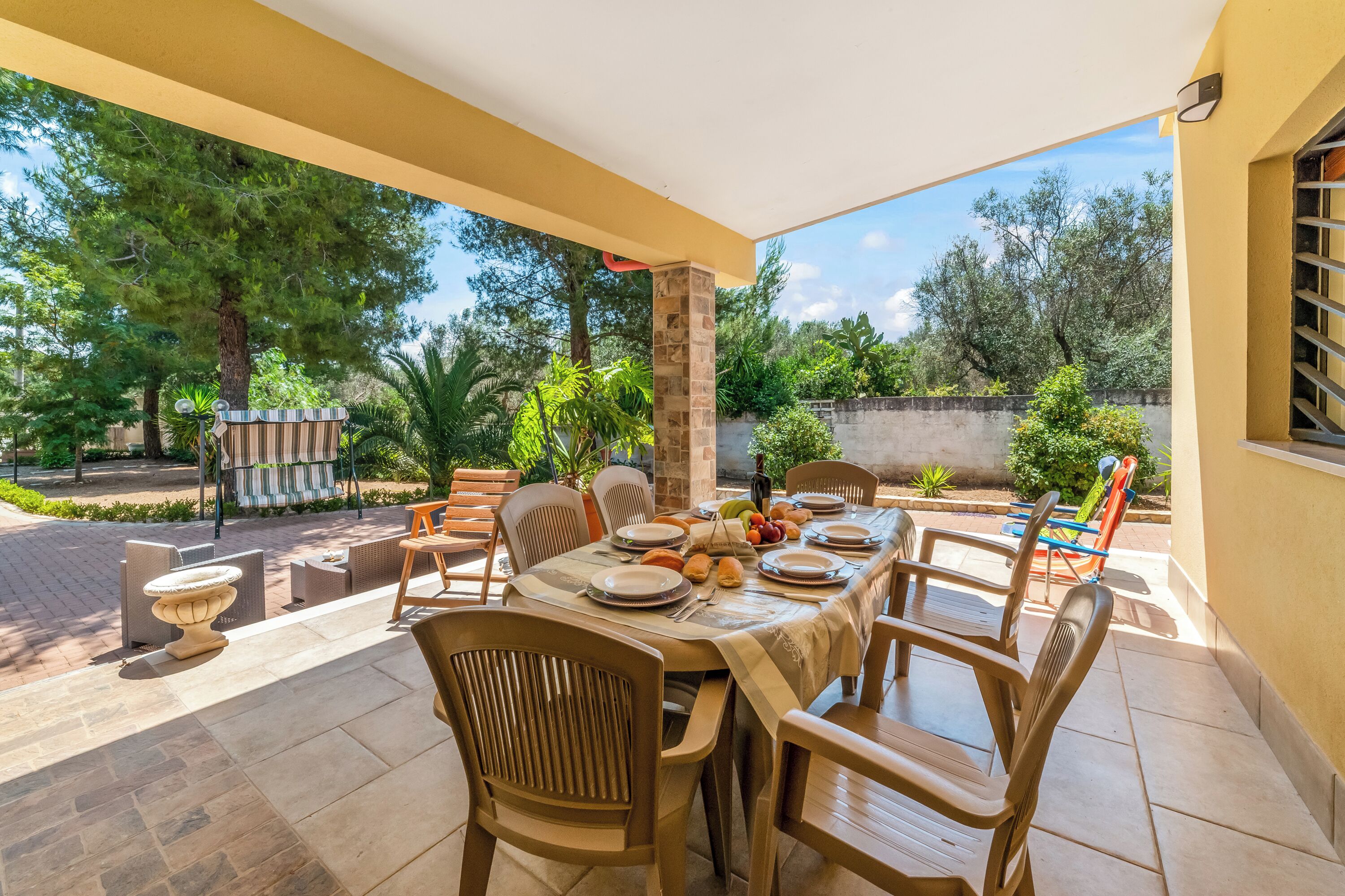 Standard-huvila, 2 makuuhuonetta, takka (Villa Armonia Cordis) | Ulkoruokailutilat