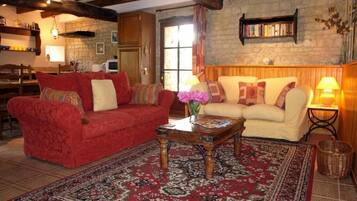House, Patio, Garden View | Living area