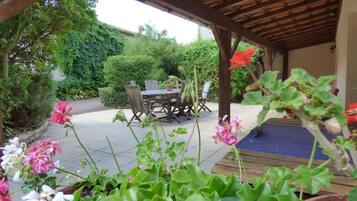 House, Patio, Garden View | Outdoor dining
