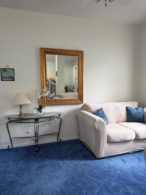 Living area - Sunset Lake Retreat | Lakefront Pool Home Near Disney ⭐ (Kissimmee)