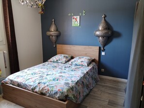 Iron/ironing board, travel cot, free WiFi, bed sheets - Vrbo Property (Saint-Longis)