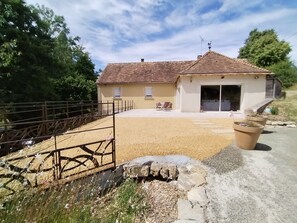 Exterior - Vrbo Property (Saint-Longis)