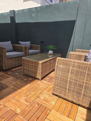 Terrace/patio - Beyond the Ordinary in the Philippines, Bohol, Dauis: VILLA SKADI (Dauis)