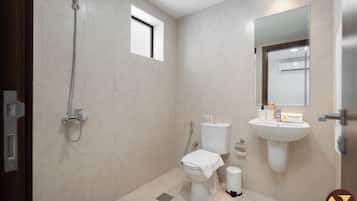 Family Villa, Garden View | Bathroom