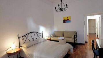 1 chambre, fer et planche à repasser, Wi-Fi, draps fournis