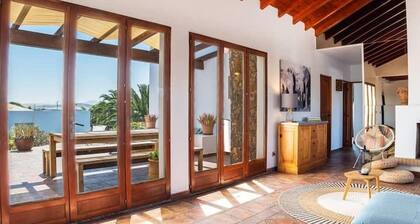Modern 3-bedroom Villa in Lajares With Private Pool