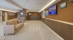 Lobby - Stylish & Modern 1BR home in Guardamangia w/WIFI (Tal-Pietà)