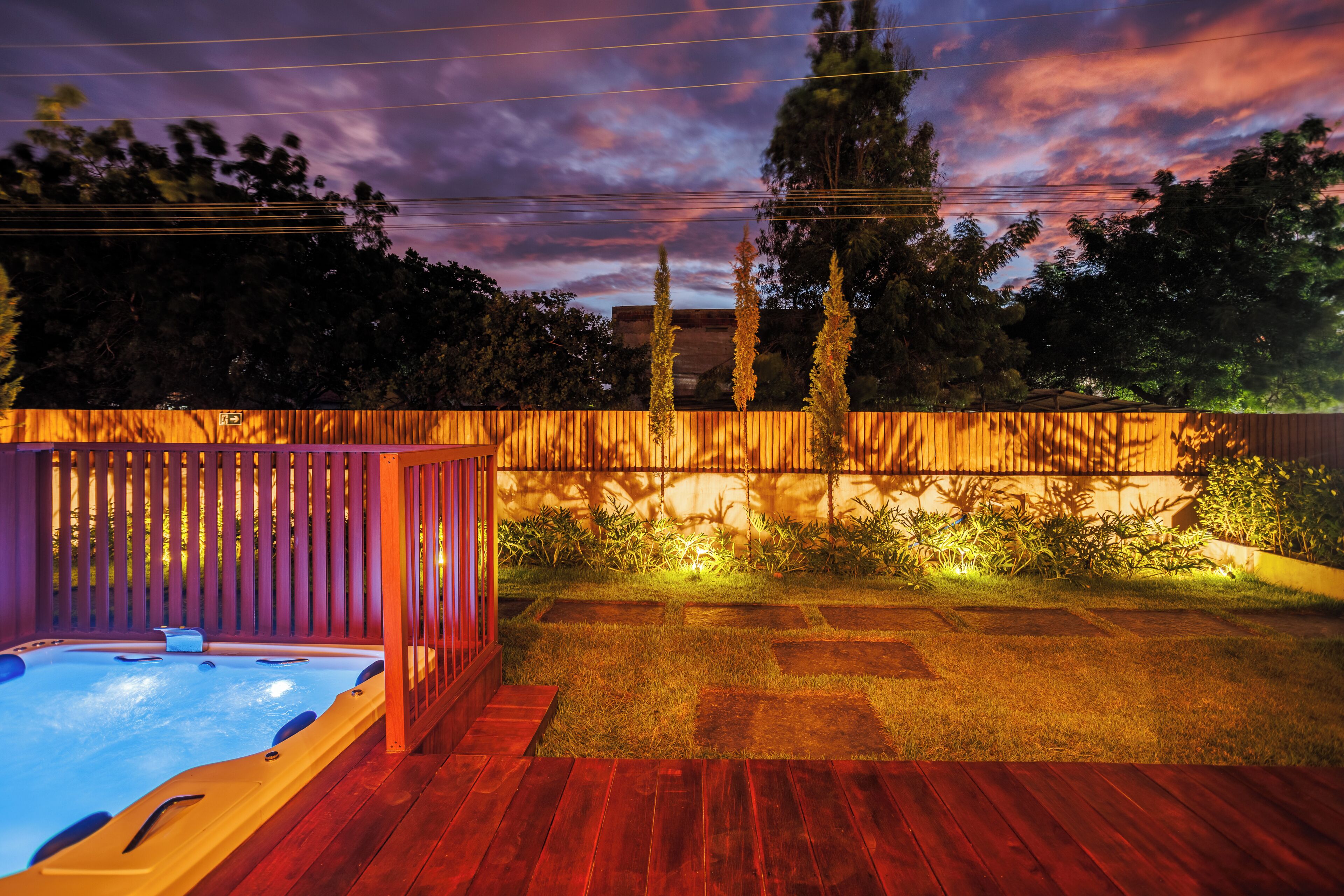 Bồn tắm spa ngoài trời