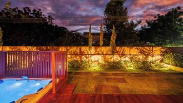 Bồn tắm spa ngoài trời