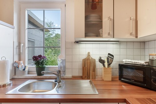 Ferienwohnung mit großer Terrasse und Blick ins Grüne