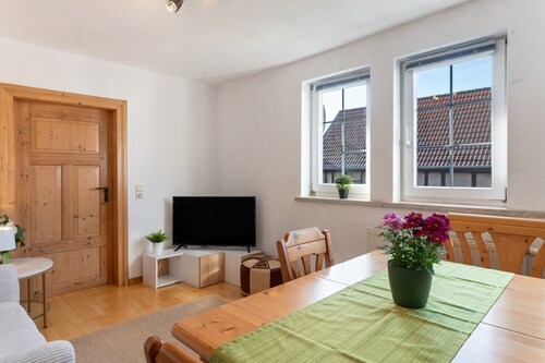 Ferienwohnung mit großer Terrasse und Blick ins Grüne