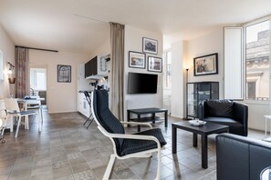 Living area - GuestHost - Modern Balcony Apartment Near the City Center (Catania)