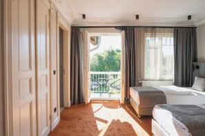 Double or Twin Room, Balcony, Courtyard View | Free minibar, desk, laptop workspace, soundproofing - Hotel Villa Nord (Hamburg)