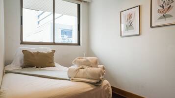 Appartement Familial, balcon, vue ville | Fer et planche à repasser, Wi-Fi gratuit