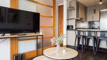 Familienapartment, Balkon, Stadtblick | Eigene Küche
