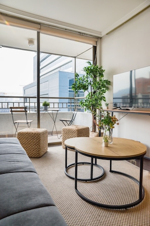 Family Apartment, Balcony, City View | Ruang tamu