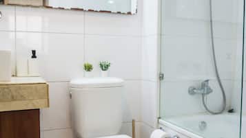 Appartement Familial, balcon, vue ville | Salle de bain