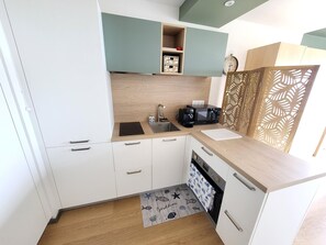 Private kitchen - Stunning sea view apartment - 2 guests (Les Sables-d'Olonne)