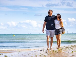 Beach - Stunning sea view apartment - 2 guests (Les Sables-d'Olonne)