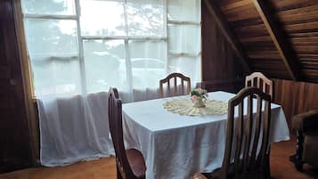 Chalet, 3 habitaciones, para fumadores | Comedor