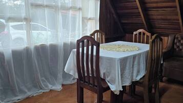 Chalet, 3 Bedrooms, Smoking | Dining