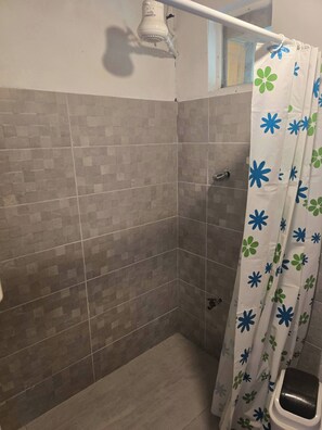 Chalet, 3 slaapkamers, roken | Badkamer