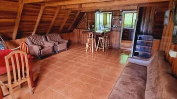 Chalet, 3 habitaciones, fumadores | Zona de estar