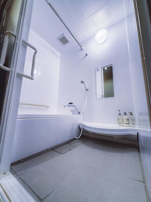 Hair dryer, bidet, towels, soap - Vrbo Property (大津市)