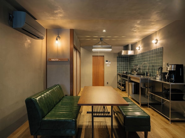 Interior - Vrbo Property (大津市)