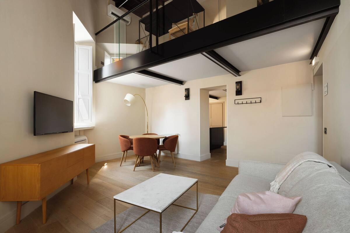 One Bedroom Comfort Apt with sofa bed | Living area