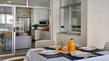 Apartment, 1 Bedroom | Dining