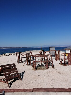 Beach - Fantastic 2-bedroom mobile home with AC in Crikvenica (Crikvenica)
