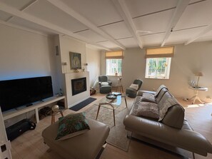 Living area - Charmante maison rénovée, à 5 min à pied des plages et du cœur de Carantec. (Carantec)