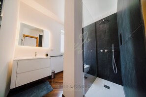 Apartamento (2 Bedrooms) | Banheiro | Chuveiro, bidê