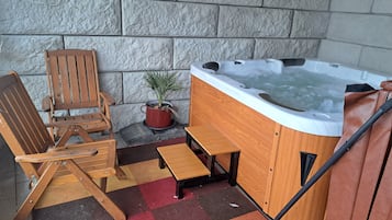 Bain à remous extérieur