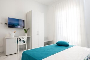 Room - Azzurra Luxury with Shared Terrace, Wi-Fi and Air Conditioning (Marsala)
